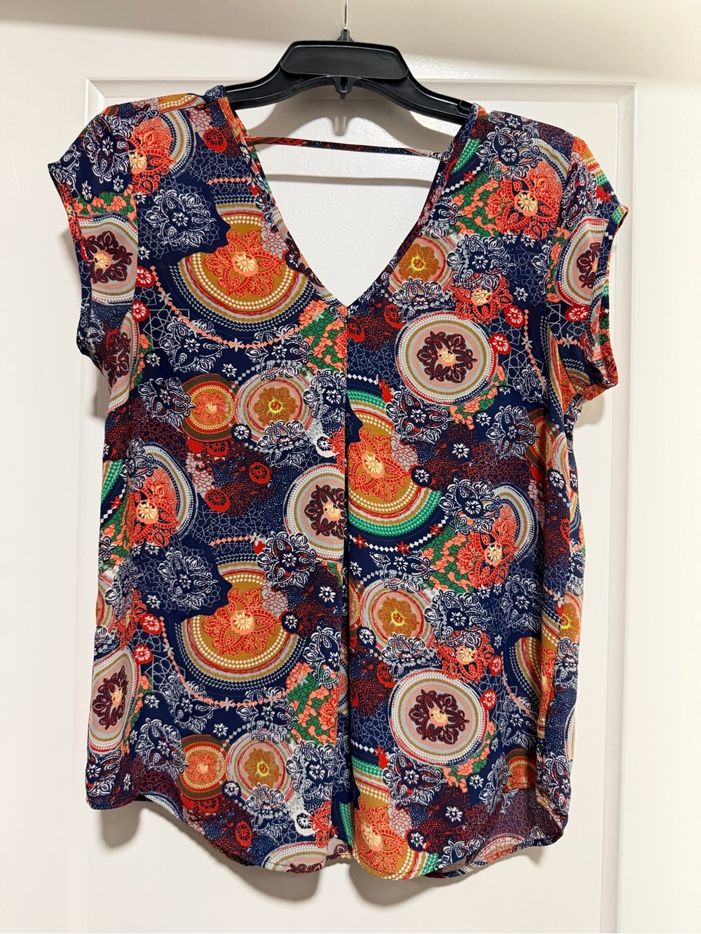 DR2 Navy Multicolor V-Neck Short Sleeve Blouse